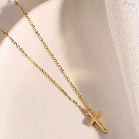 Jewelry - ✨Gold Cross Necklace
